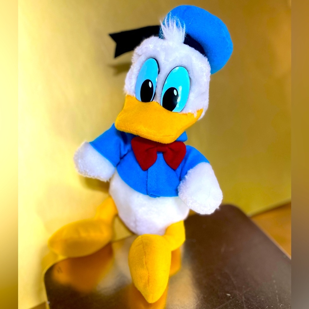 DISNEY WORLD DISNEYLAND VINTAGE CLASSIC DONALD DUCK PLUSH WITH REMOVABLE JACKET